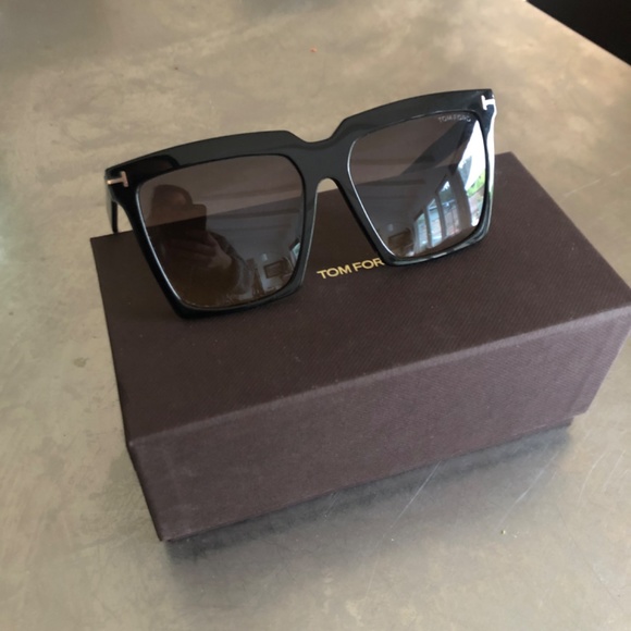 Tom Ford Sabrina black plastic sunglasses